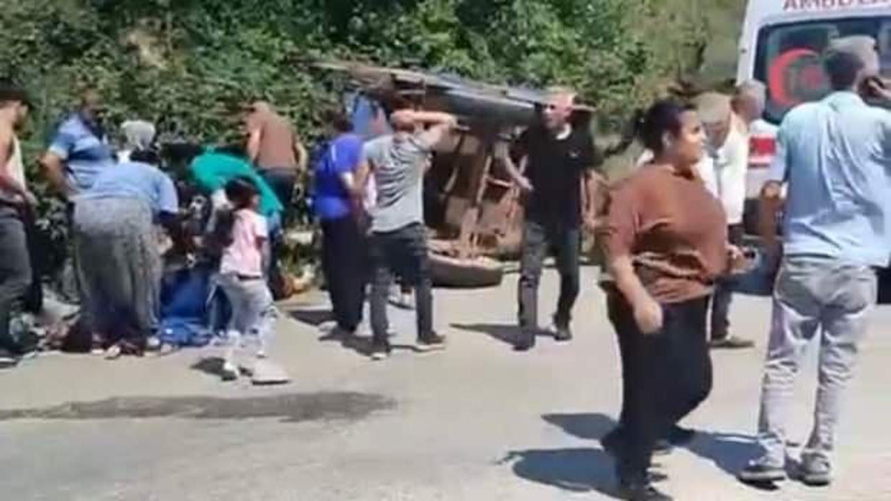 Devrilen fındık işçilerinin taşındığı römork devrildi; 7 yaralı