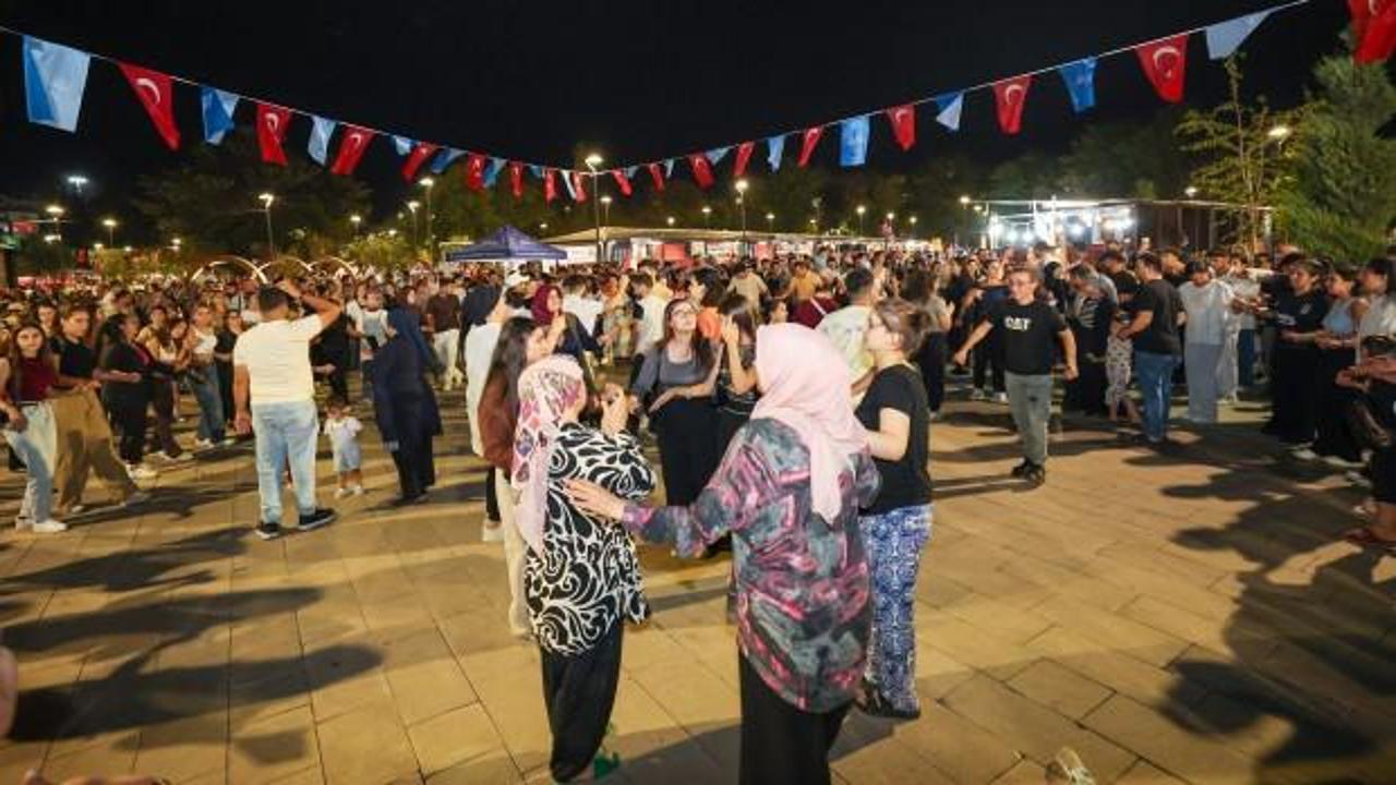 Gaziantep'teki 'Hemşehri Dernekleri Festivali' yoğun ilgi g&ouml;rd&uuml;