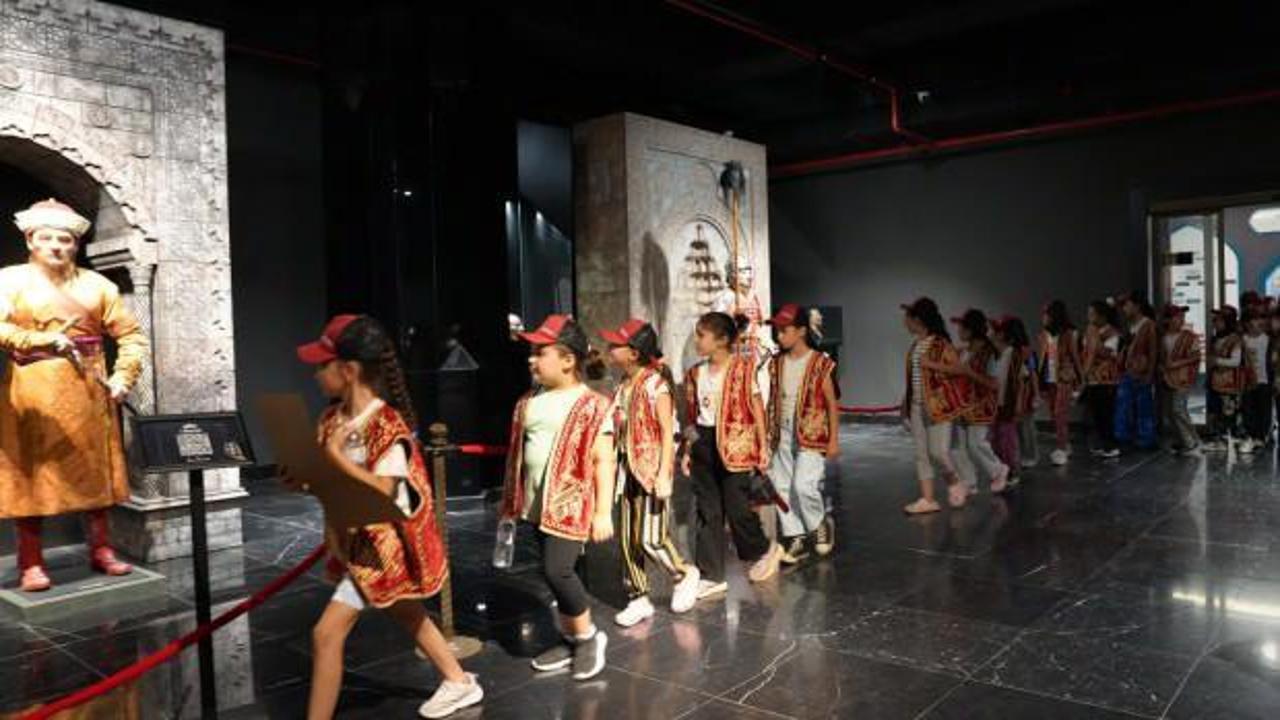 Konya’da 3 bin öğrenci 6 tarihi mekânda 6 tarihi karakteri tanıyor