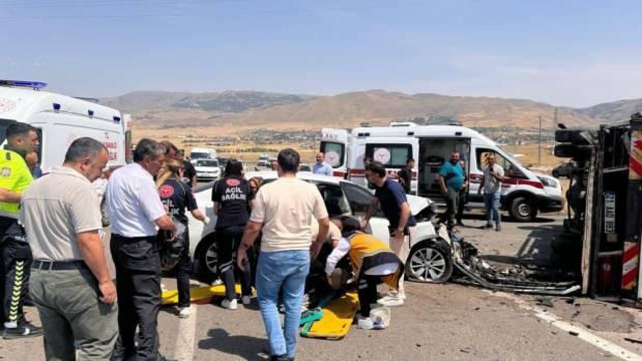 Muş-Varto yolunda feci kaza: 6 kişi yaralandı