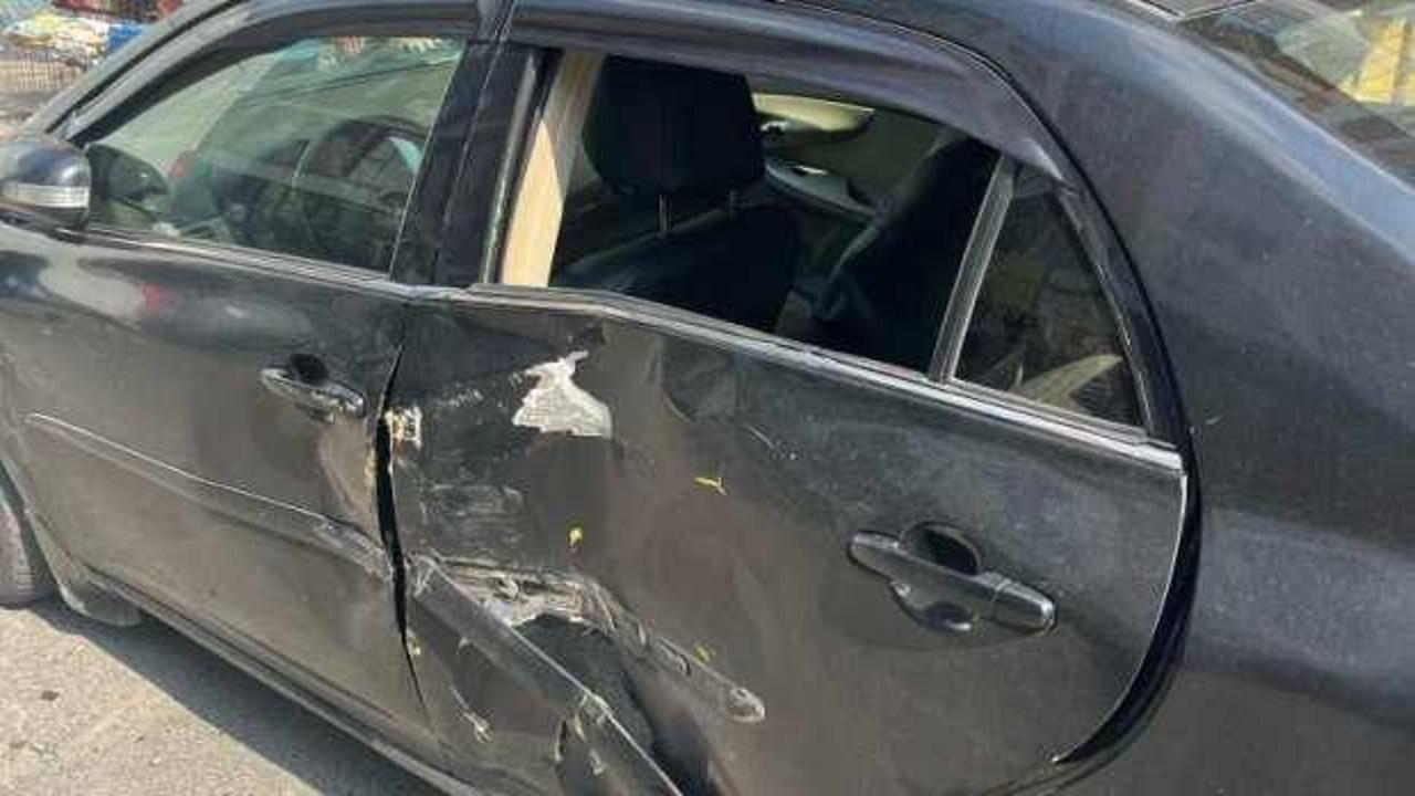 Otomobilin altında kalmaktan son anda kurtuldular