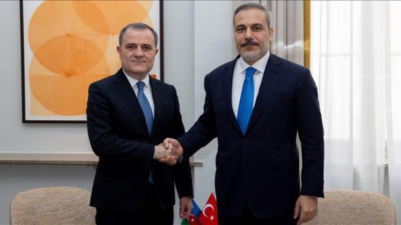 Son dakika...Bakan Fidan, Azerbaycanlı mevkidaşı Bayramov ile g&ouml;r&uuml;şt&uuml;!