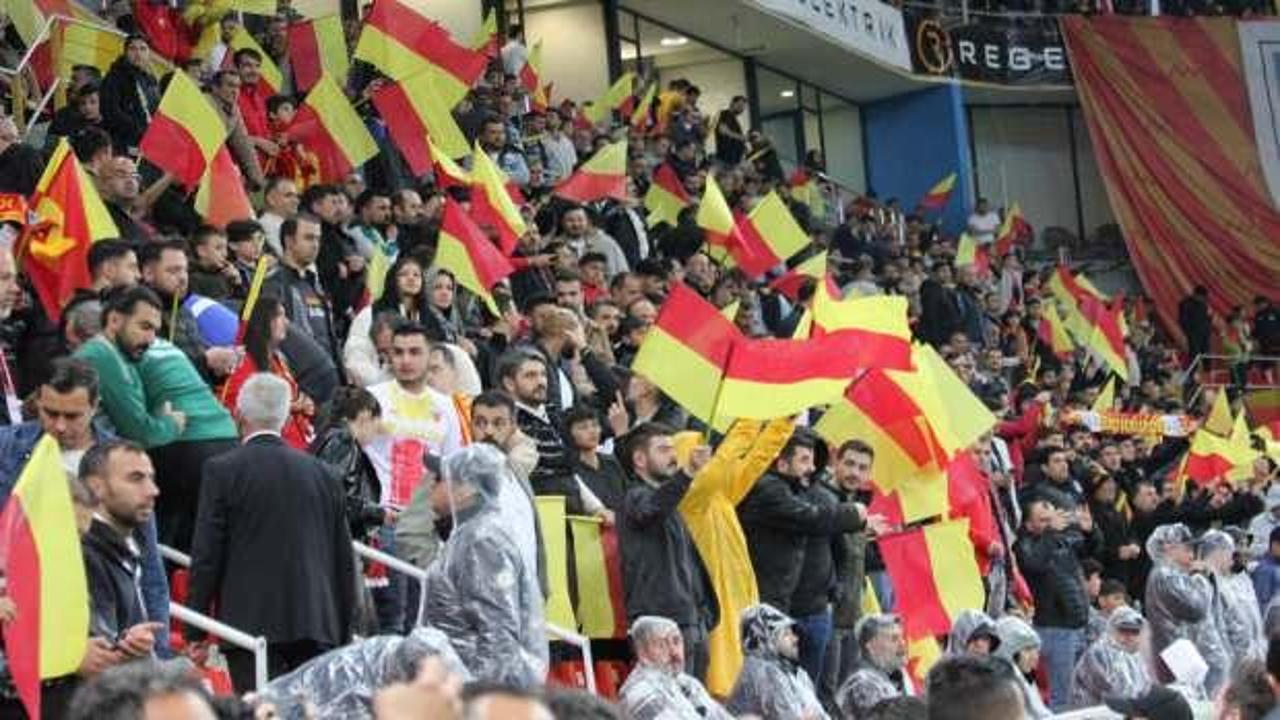 Süper Lig ekibi iki araba dolusu adamı transfer etti: Formayı giydiler