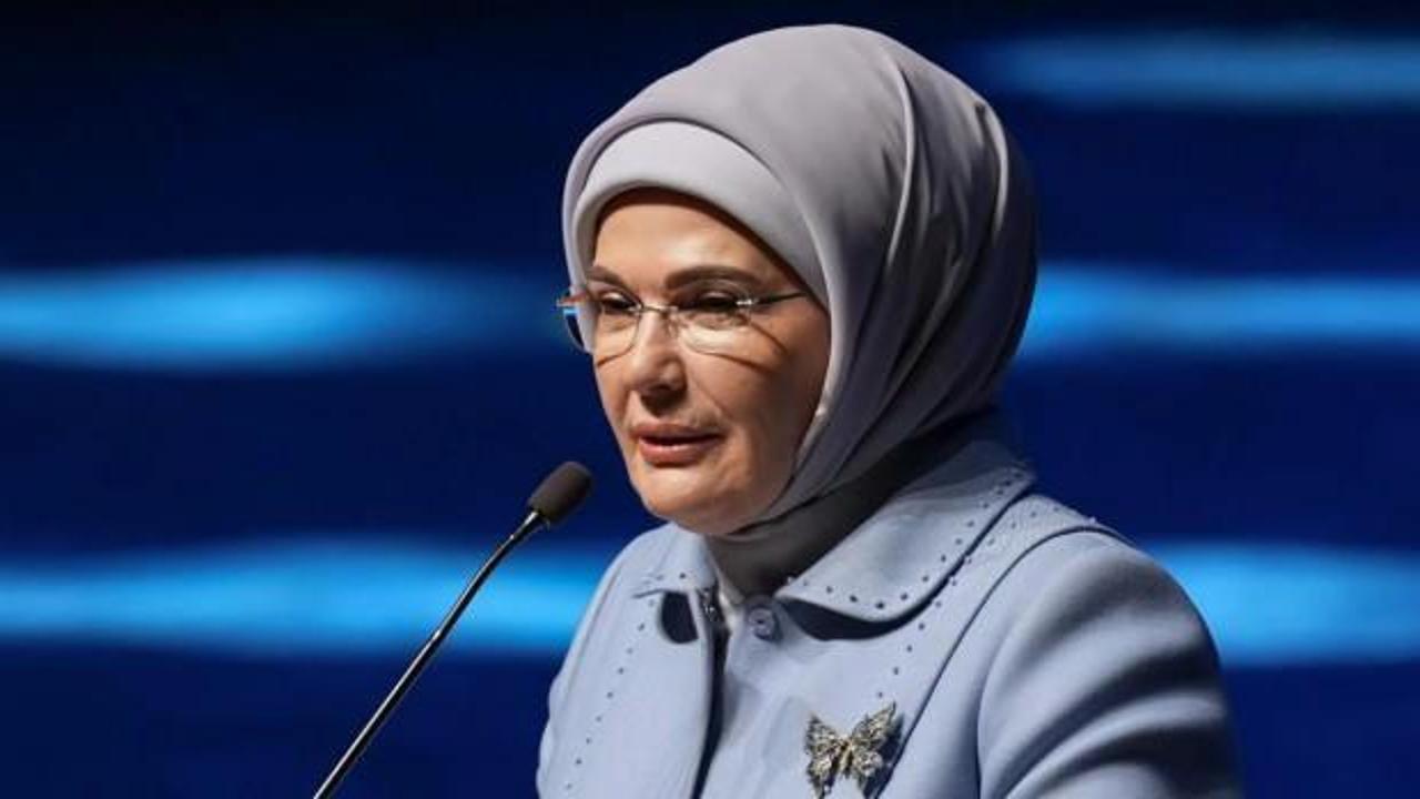 Emine Erdoğan, AK Parti'nin 24. kuruluş yıl d&ouml;n&uuml;m&uuml;n&uuml; kutladı