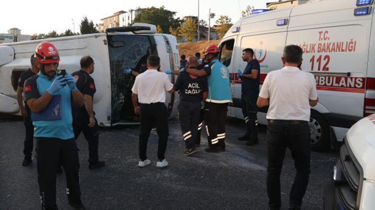 İstanbul'da servis aracı devrildi: Çok sayıda yaralı var!