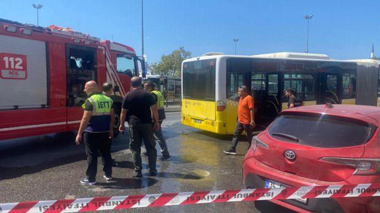 Kadıköy’de İETT otobüsünün motor kısmında yangın!