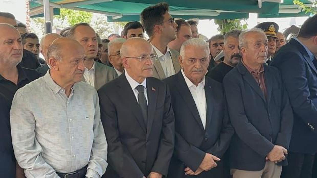 Mehmet Şimşek'in vefat eden ağabeyi Nazmi Şimşek toprağa verildi