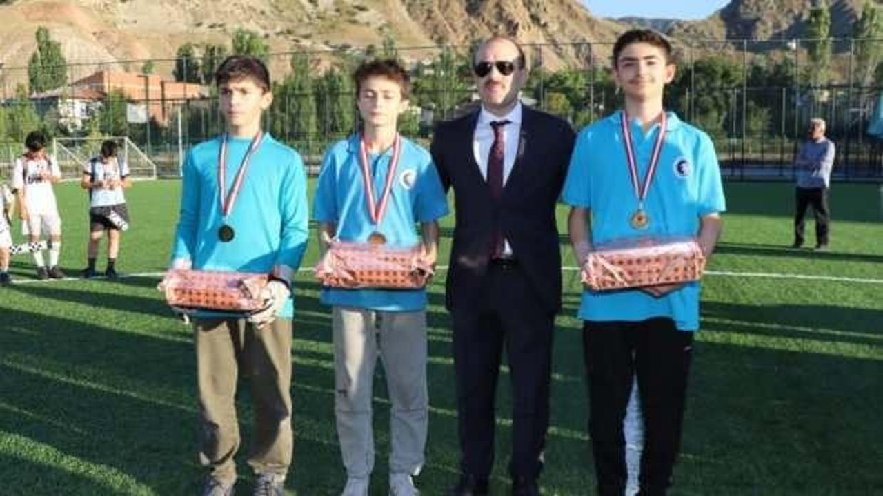 Oltu’da Yaz Kur’an Kursları Futbol Turnuvası sona erdi