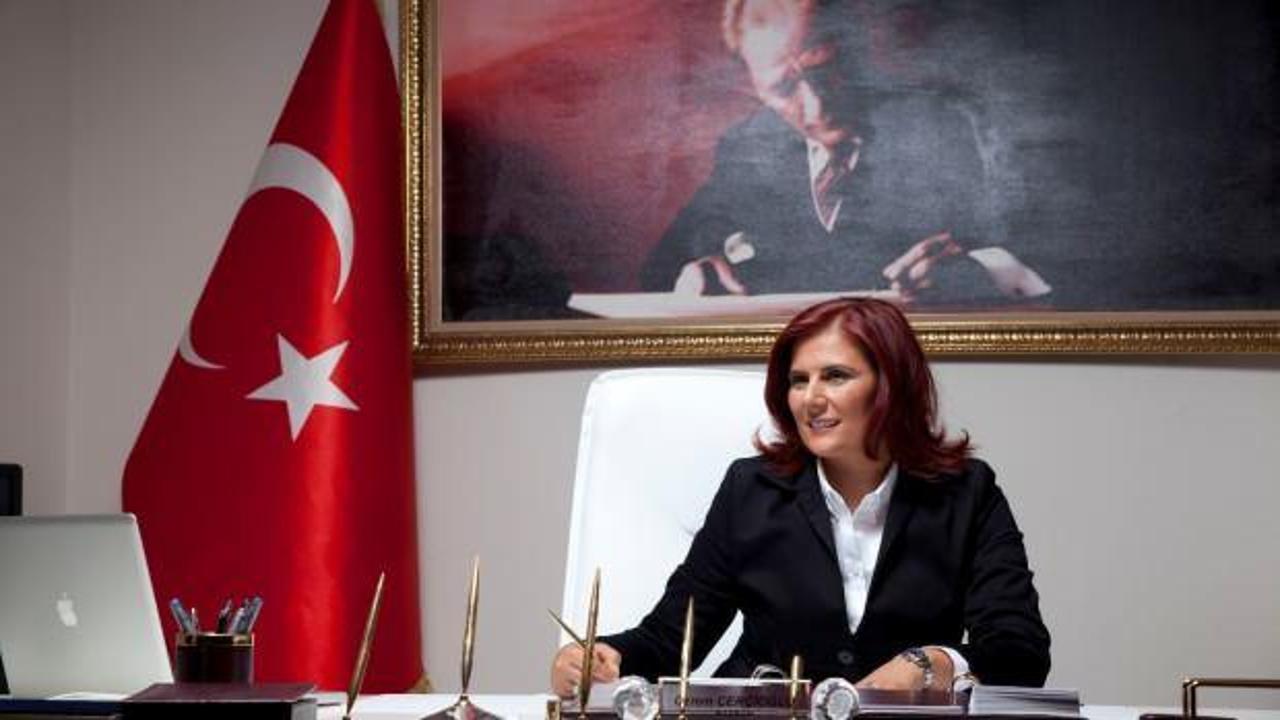 &Ouml;zlem &Ccedil;er&ccedil;ioğlu'ndan sosyal medya hamlesi! CHP'yi sildi, Erdoğan'ı ekledi