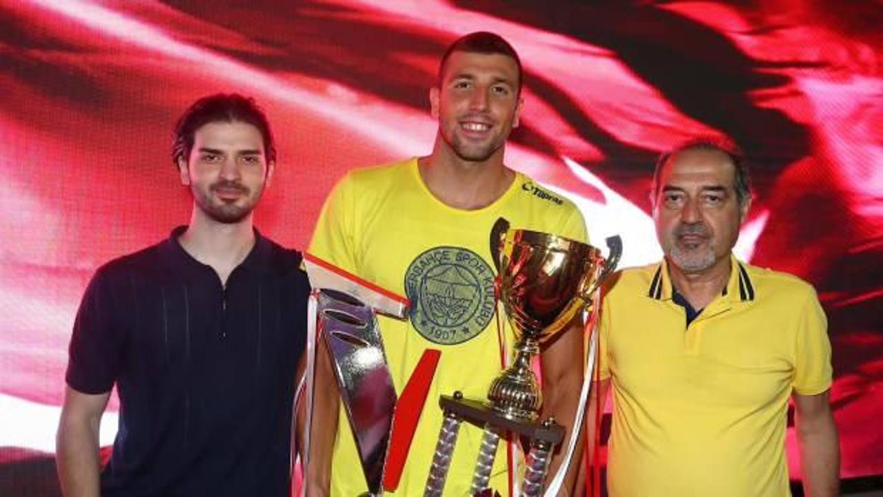 Tahkim Kurulu'ndan karar! 2023'teki kupa Galatasaray'dan alındı Fenerbah&ccedil;e'ye verildi