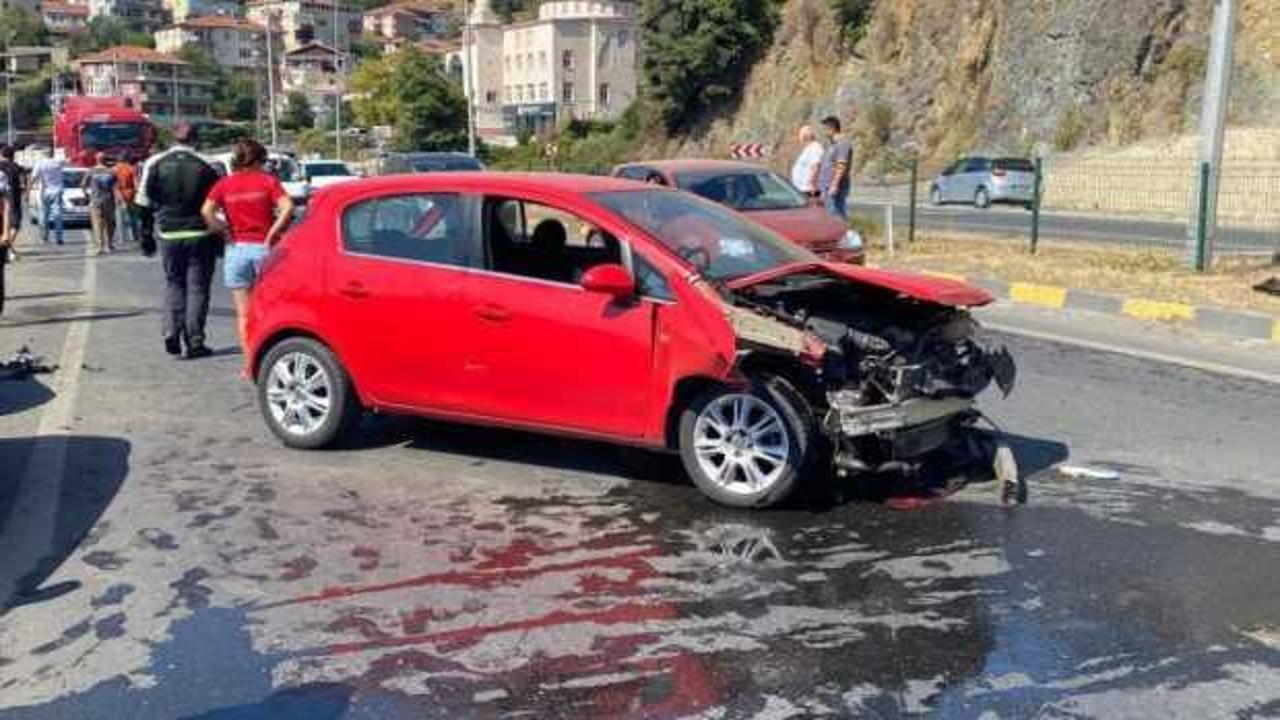 Zincirleme trafik kazasında 5 araç birbirine girdi
