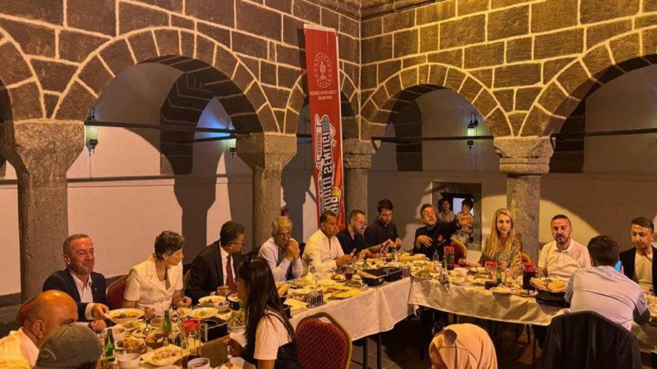“Bir Anadolu Şenliği” ilk durağı Hakkari’de coşkuyla başladı