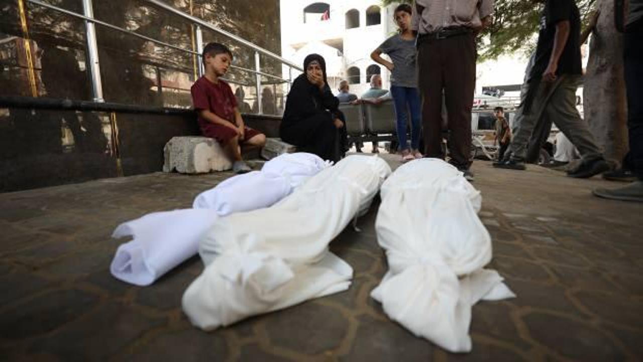 Kaldırım taşları musalla oldu: Gazze&rsquo;de a&ccedil;lıktan &ouml;l&uuml;mler artıyor