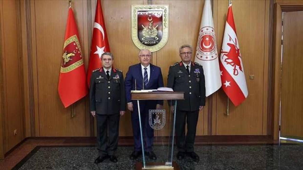 Kara Kuvvetleri Komutanlığı'nda devir-teslim töreni