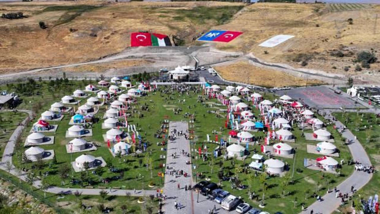 Malazgirt Zaferi Ahlat'ta coşkuyla kutlanıyor