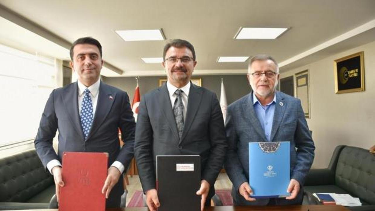 MEB, YTB ve TDV arasında "Uluslararası Anadolu İmam Hatip Liseleri İş Birliği" Protokolü