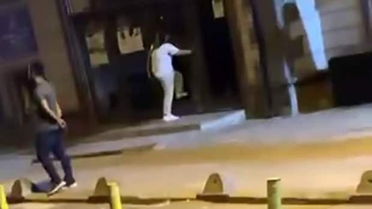 Mahalleyi ayağa kaldıran olay: Cami kapısını taşla kırdı!