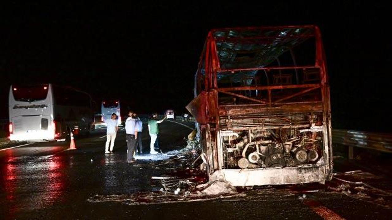 Seyir halindeki yolcu otobüsü yandı!