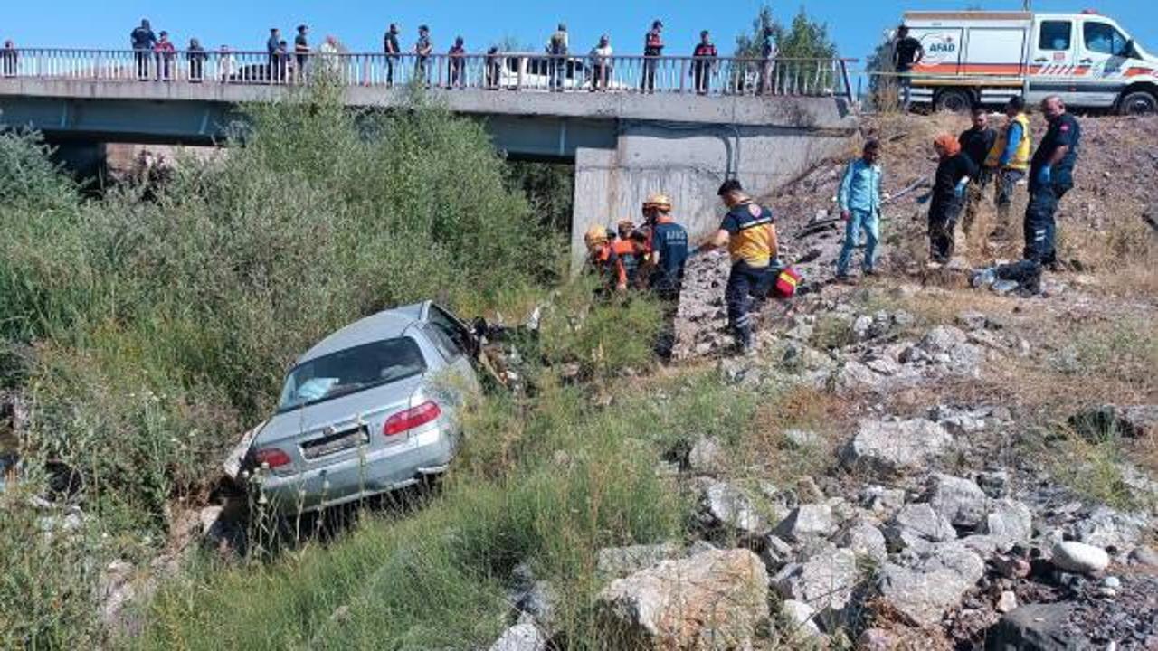 Sivas'ta otomobil dere yatağına uçtu! Yaşlı çiftten acı haber