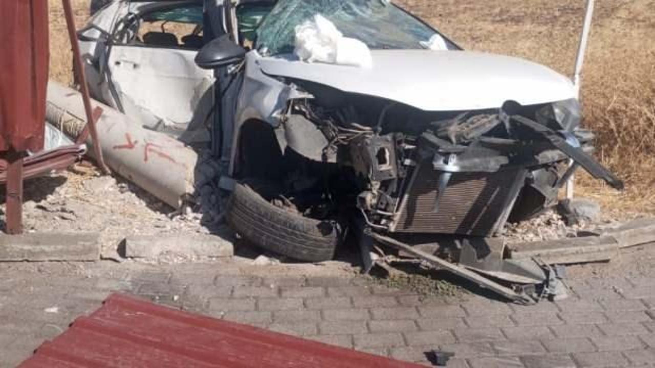 Belediye otobüsü ile otomobilin çarpıştığı kazada 1 kişi öldü, 1 kişi yaralandı