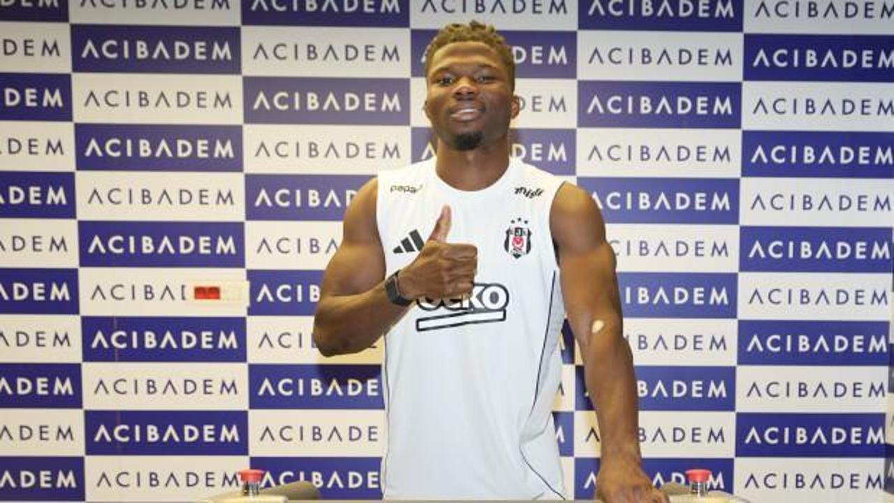 Beşiktaş'ın yeni golc&uuml;s&uuml; El Bilal Toure, sağlık kontrol&uuml;nden ge&ccedil;ti