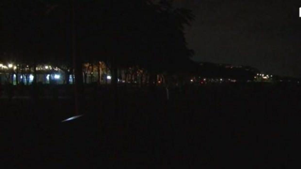 CHP'li belediyelerde kriz bitmiyor: Avcılar sahilde eskileri aratmayan g&ouml;r&uuml;nt&uuml;!