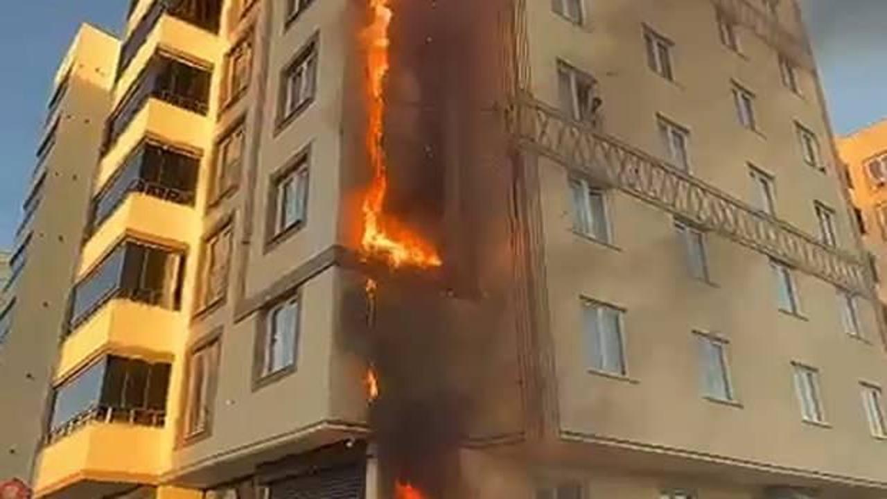 Erzurum'da korku dolu anlar: Binadakileri uyandırıp tahliye ettiler!