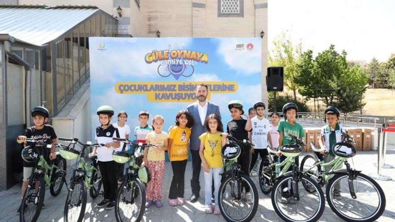 Güle Oynaya Camiye Gel Projesi, çocukların yüzünü güldürüyor 