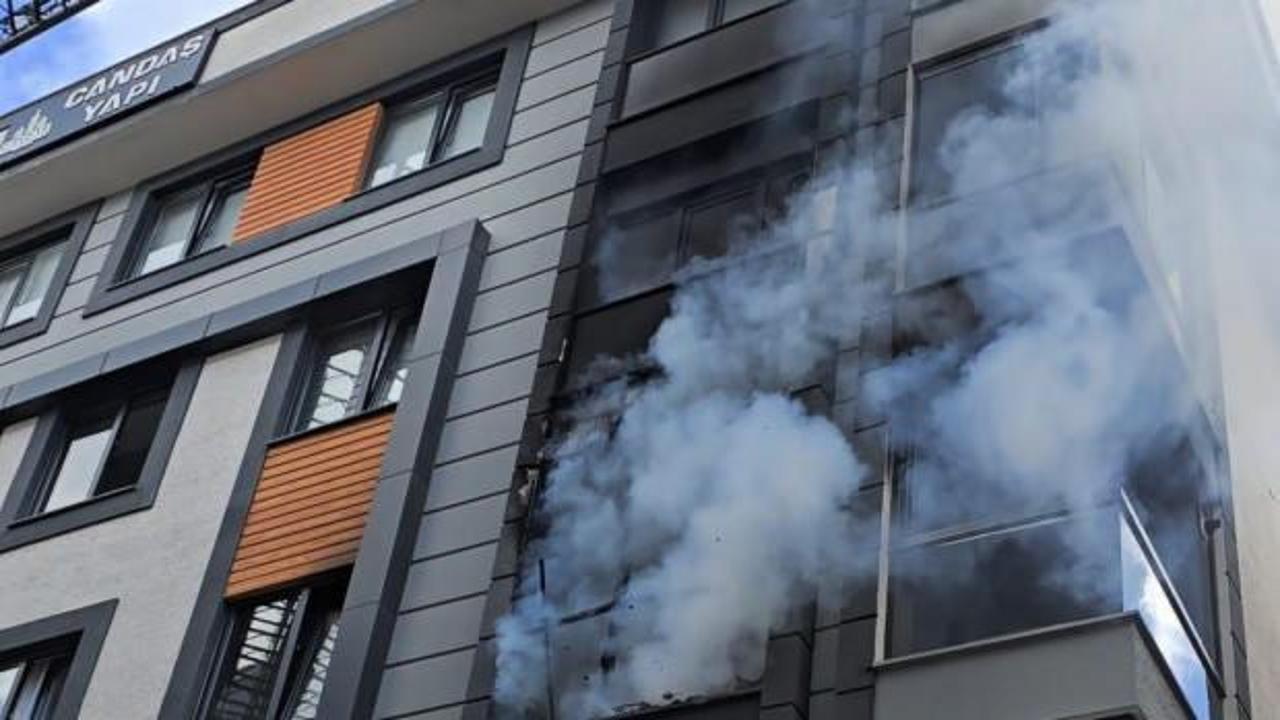 Avcılar'da yangın çıkan daire kullanılamaz hale geldi