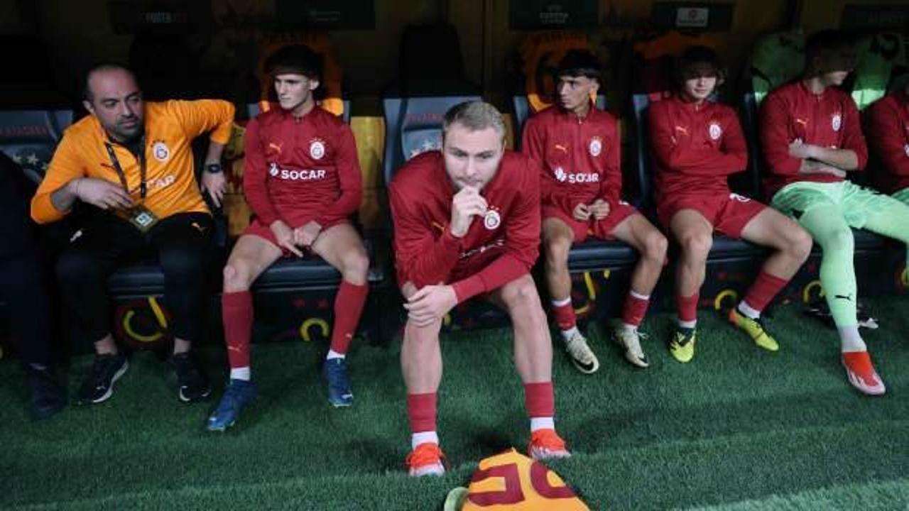 Galatasaray'da bir ayrılık daha: İlk uçakla İngiltere'ye gitti