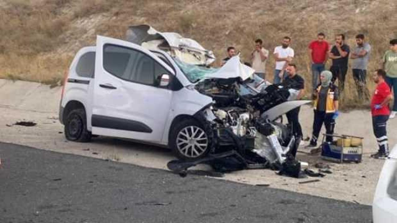 Hafif ticari araç tıra arkadan çaptı: 1 ölü, 1 yaralı