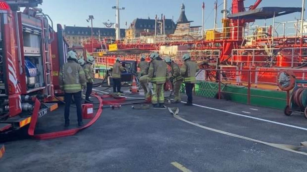 Haydarpaşa’da yakıt ikmal gemisinde yangın çıktı