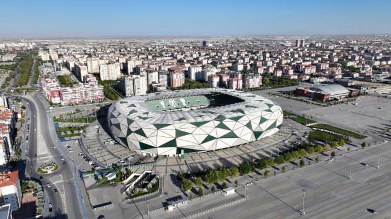 Konya Büyükşehir Stadyumu milli maça hazırlanıyor