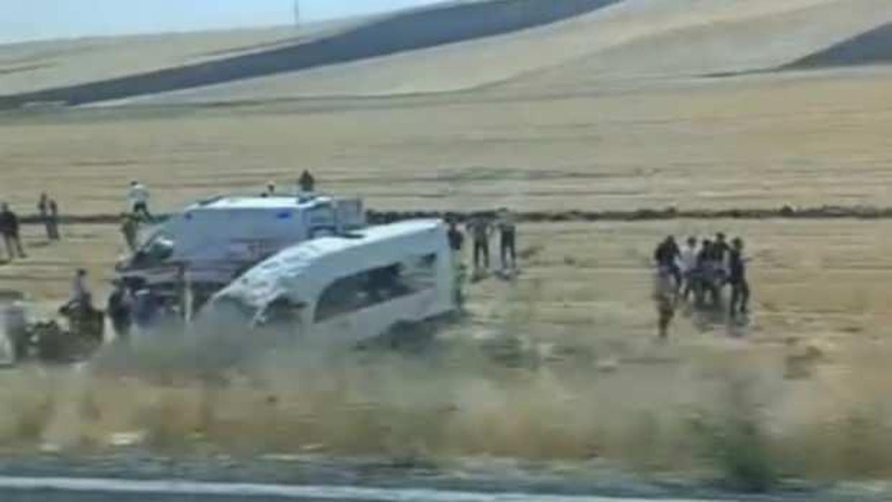 Malazgirt yolunda kaza: 1'i ağır 10 kişi yaralandı