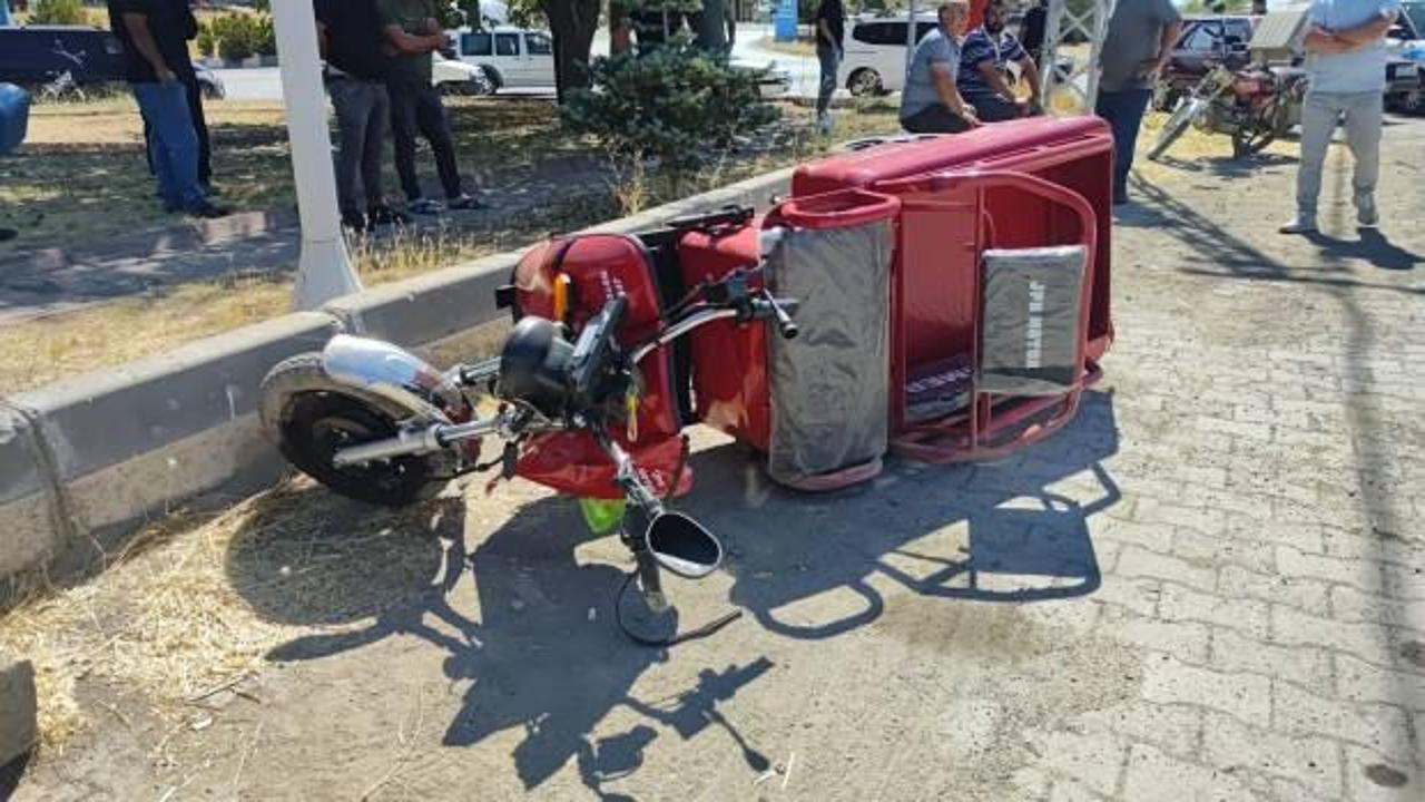 Sivas'ta tırla çarpışan motosikletin sürücüsü öldü