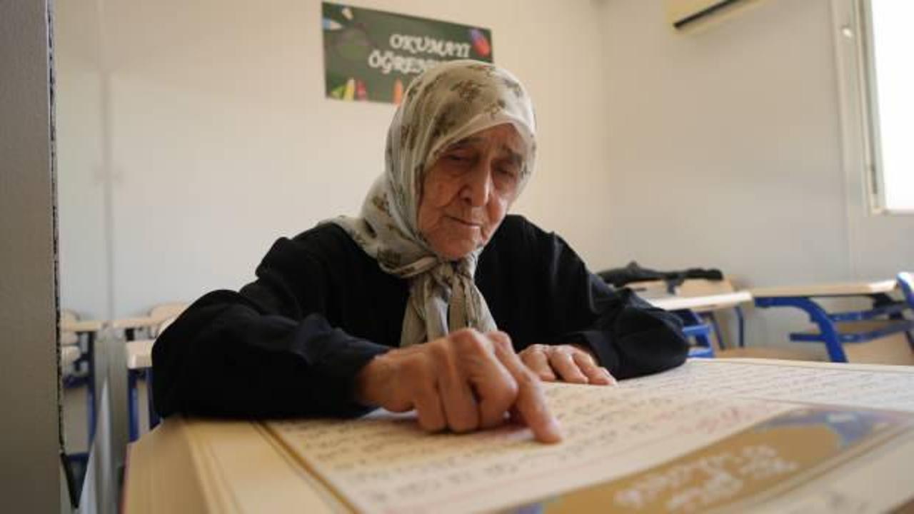 Fadile teyzenin azmi gıpta ettirdi: 87 yaşında Kur'an-ı Kerim okumayı öğrendi