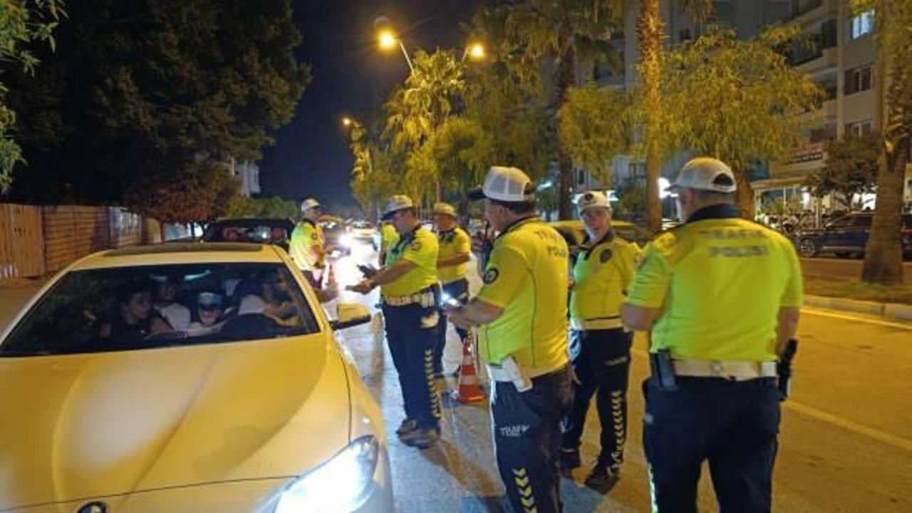 Polisten ka&ccedil;amadılar: Adana'da 38 s&uuml;r&uuml;c&uuml;ye toplam 255 bin TL ceza