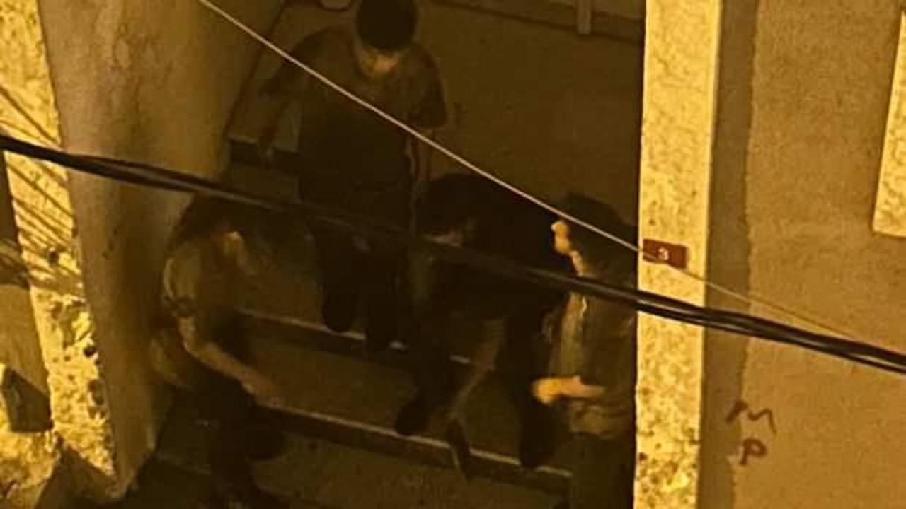 İstanbul'un göbeğinde akıl dışı olay! Pompalı tüfekle kapı önünde poz verdi