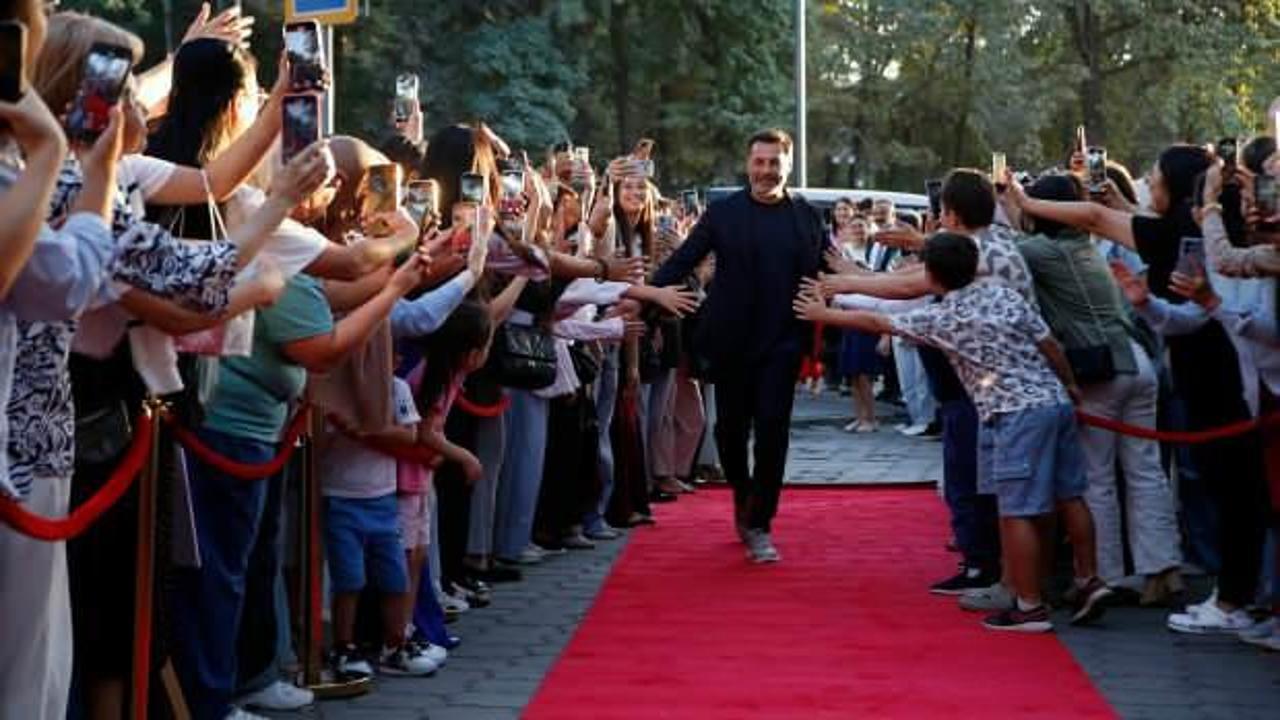 Kırgızistan'da kardeşlik festivali! Türk oyunculara büyük ilgi