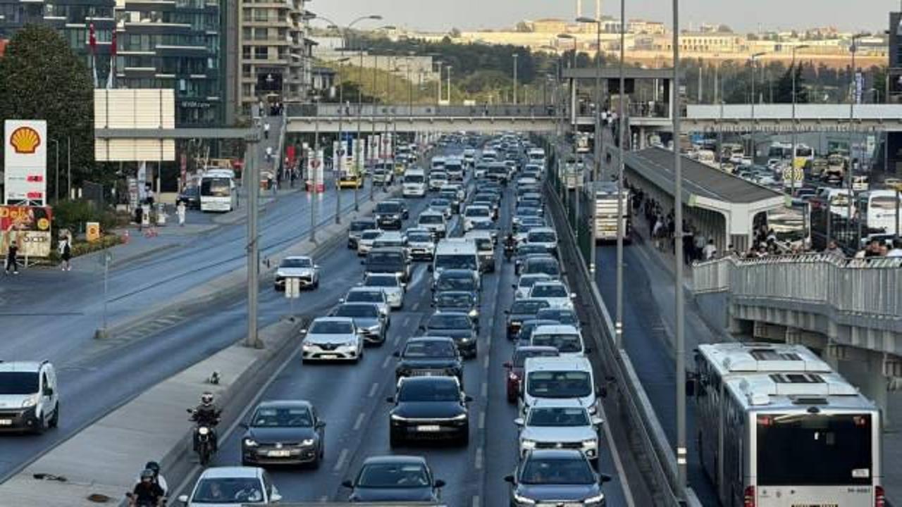 Okullarda uyum haftası başladı: İstanbul'da trafik yoğunluğu arttı
