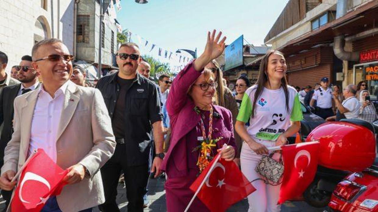Gaziantep'te festival coşkusu, kortej ile şehrin sokaklarına taşındı