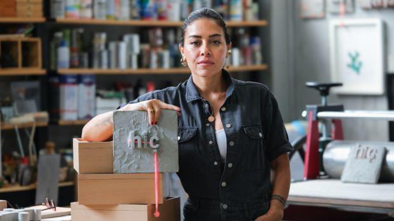 Leyla Emadi&rsquo;nin &ldquo;Hİ&Ccedil;&rdquo; Adlı Eseri, Trendyol Sanat&rsquo;ta sanatseverlerle buluşuyor!