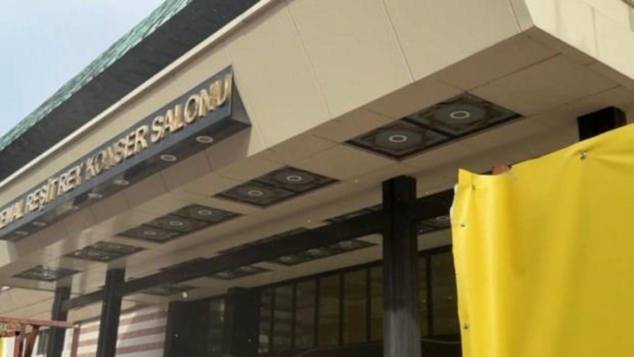 Cemal Reşit Rey Konser Salonu'nda yangın &ccedil;ıktı