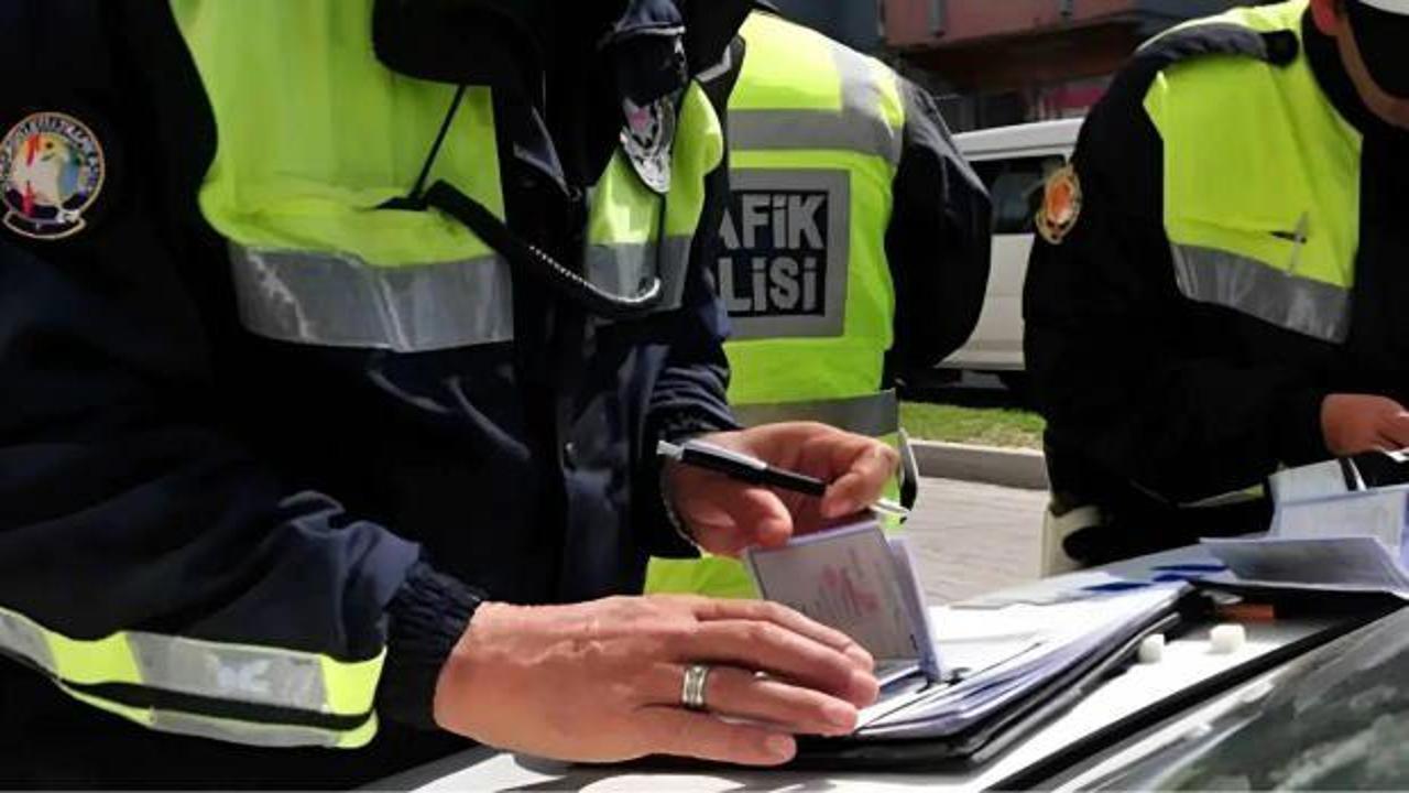 Cezası 993 TL: Arabanıza kesinlikle koyun! Trafikten men riski de var