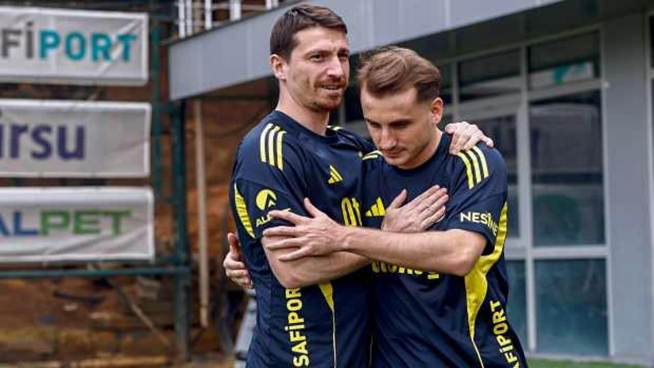 Fenerbah&ccedil;e'de merakla beklenen buluşma ger&ccedil;ekleşti! Mert Hakan ve Kerem ne konuştu?