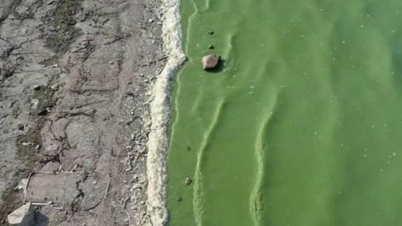 İstanbul'da tedirgin eden g&ouml;r&uuml;nt&uuml;! Rengi yeşile d&ouml;nd&uuml;