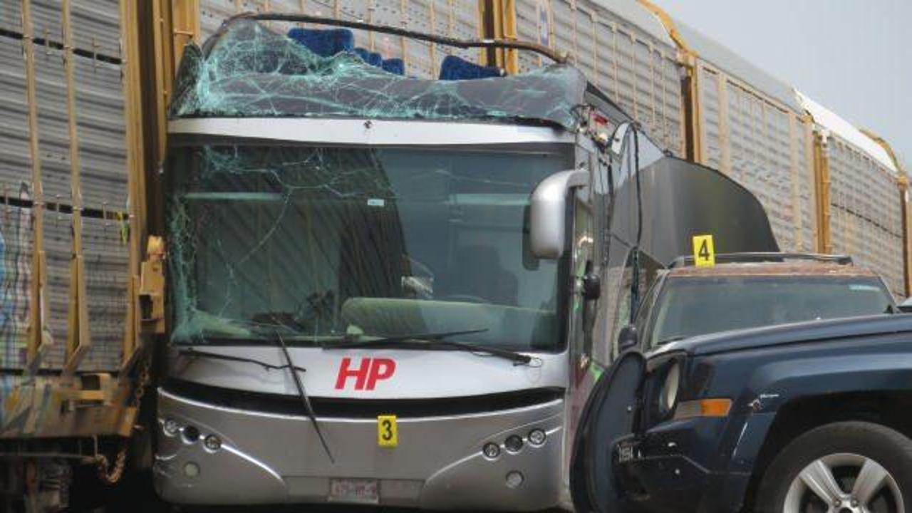 Meksika&rsquo;da katliam gibi tren kazası... &Ccedil;ok sayıda &ouml;l&uuml; ve yaralı var!