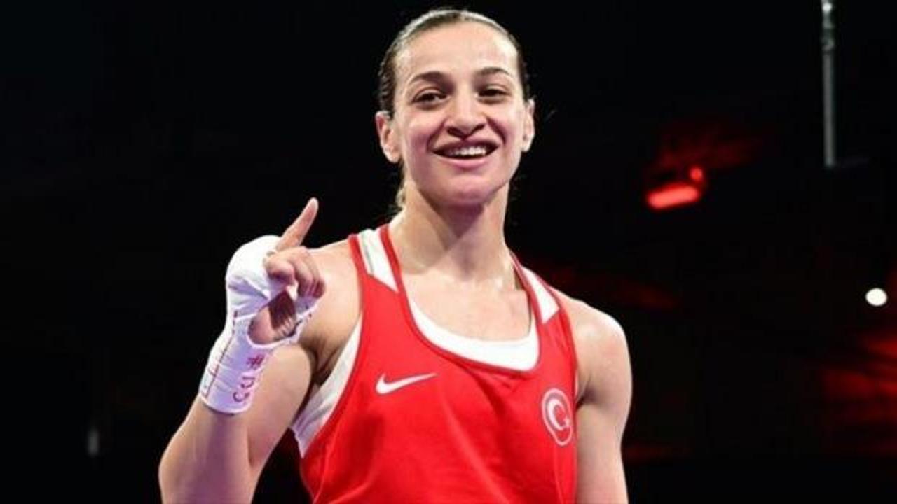 Milli boks&ouml;r d&uuml;nya şampiyonluğuna gidiyor! Yarı finale y&uuml;kseldi