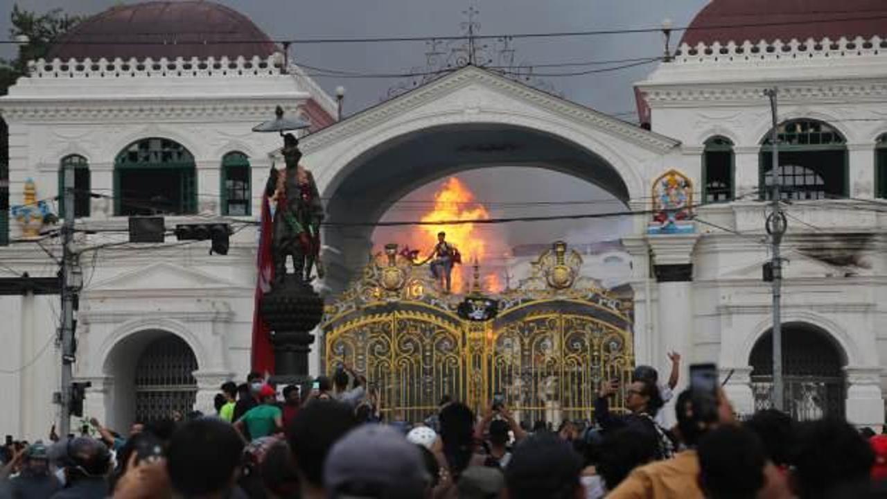 Nepal'de ölü sayısı 72'ye yükseldi