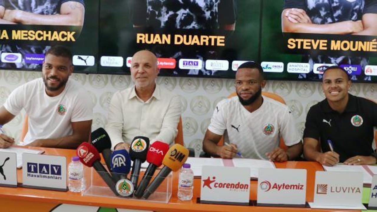 S&uuml;per Lig ekibi transfer son g&uuml;n&uuml;nde &uuml;&ccedil; oyuncuyu kadrosuna kattı